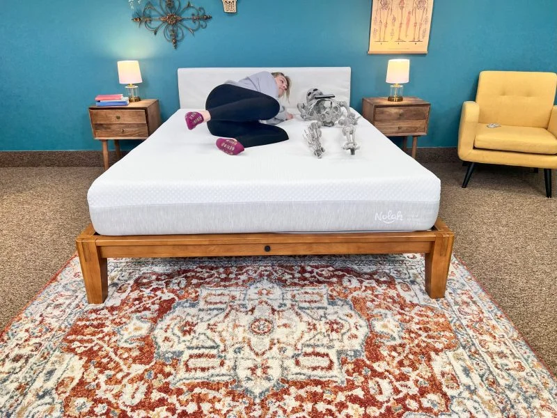 Best Mattresses for Pressure Relief (2026) - Expert Tested 120 Julia Forbes Testing the Nolah Mattress for Pressure Relief