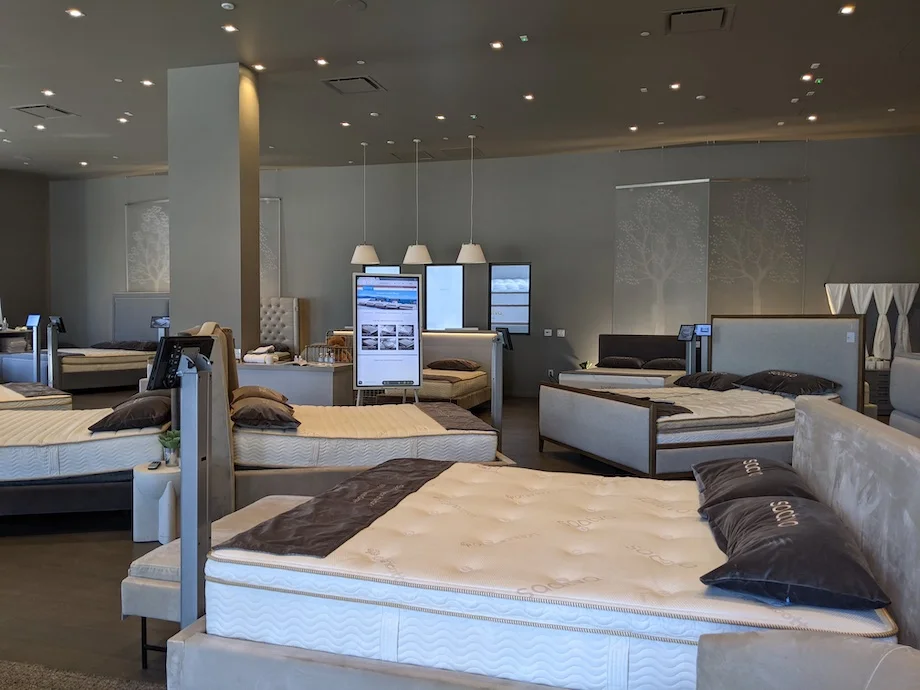 Where Is the Best Place to Buy a Mattress? 14 Saatva showroom in Los Angeles
