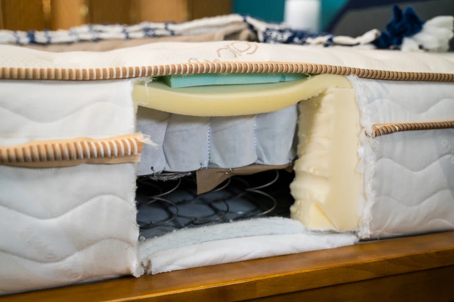 Where Is the Best Place to Buy a Mattress? 6 Saatva Mattress interior