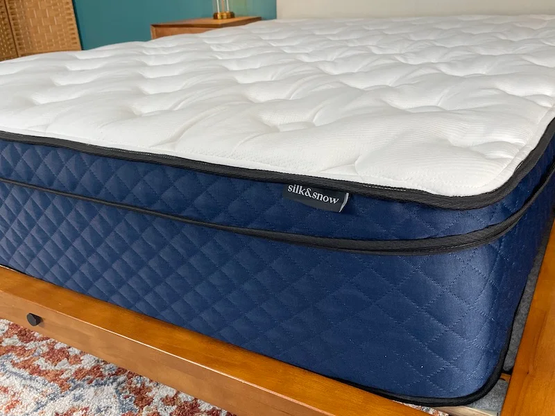 Silk & Snow Hybrid Mattress