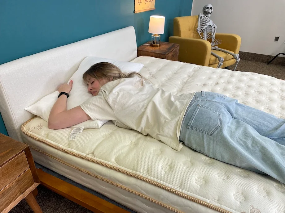 Saatva Classic average weight stomach sleeper test